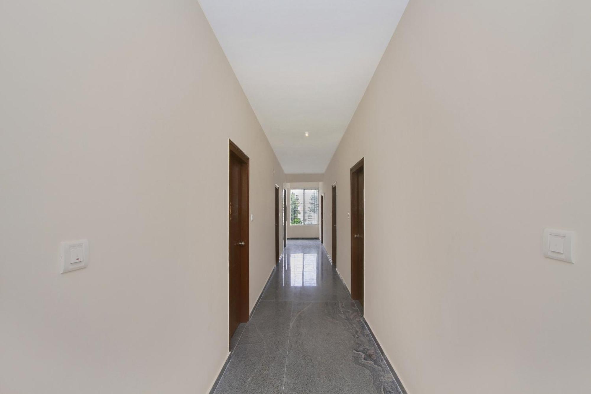 Hotel O Manu Residency Bangalore Buitenkant foto